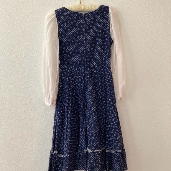 Vintage Gunne Sax Navy Floral Dress with White Lace Details - Picture 3 of 8